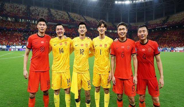 国足结束东亚杯征程选帅成当务之急